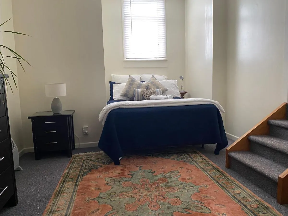 Guest house Private, Comfortable Studio. Wellington